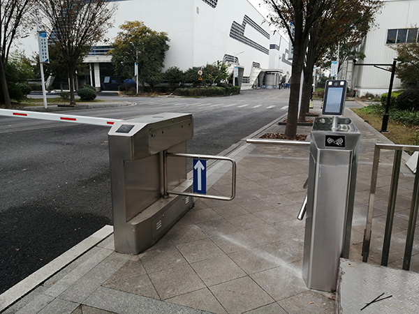 人臉識(shí)別閘機(jī)