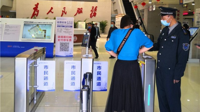 醫(yī)院的第一道防線，金屬安檢門為醫(yī)護人員保駕護航